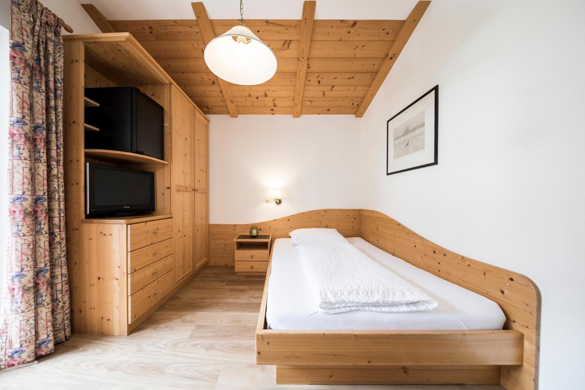 Hotel Torgglhof Кальдаро Номер фото